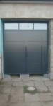 Brána s dverami 2,5 cm prah Antracit panoromaticky panel